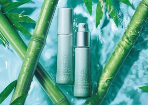 【R5年5月1日発売】一つ上の美肌へ 雪肌精みやびマルチプロテクト下地